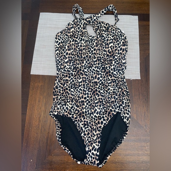 Other - Leopard Print One Piece Swimsuit High Support Embrace Your Curves Size Small NWT